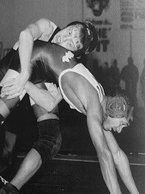 photo of BJ Clampitt wrestling a competitor